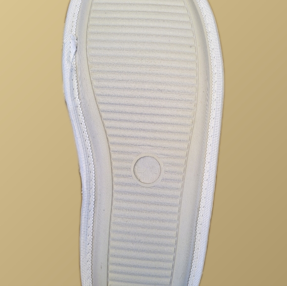 Men's soft, cozy, comfy slippers embroidered with "SUPERDAD" . - Picture 2 of 4